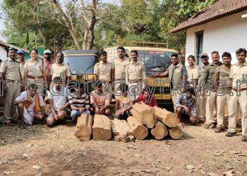 ಅಕ್ರಮವಾಗಿ ಸಾಗವಾನಿ ಮರದ ಕಟ್ಟಿಗೆ ತುಂಡುಗಳನ್ನು ಸಾಗಾಟ ಮಾಡುತ್ತಿದ್ದ ಮರ ಕಳ್ಳರನ್ನು ಬಂದಿಸಿದ ಮಂಕಿ ವಲಯ ಅರಣ್ಯ ಅಧಿಕಾರಿಗಳು  ಭಟ್ಕಳ-ಹೊನ್ನಾವರ ವಿಭಾಗ ಭಟ್ಕಳ ಉಪವಿಭಾಗ