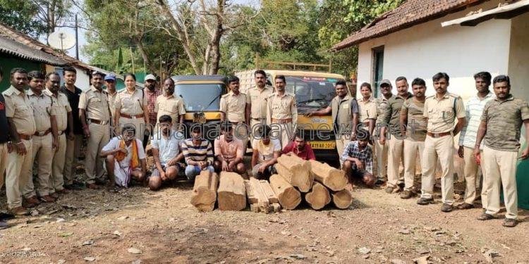ಅಕ್ರಮವಾಗಿ ಸಾಗವಾನಿ ಮರದ ಕಟ್ಟಿಗೆ ತುಂಡುಗಳನ್ನು ಸಾಗಾಟ ಮಾಡುತ್ತಿದ್ದ ಮರ ಕಳ್ಳರನ್ನು ಬಂದಿಸಿದ ಮಂಕಿ ವಲಯ ಅರಣ್ಯ ಅಧಿಕಾರಿಗಳು  ಭಟ್ಕಳ-ಹೊನ್ನಾವರ ವಿಭಾಗ ಭಟ್ಕಳ ಉಪವಿಭಾಗ