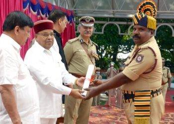 ರಾಜ್ಯಪಾಲರಿಂದ ರಾಷ್ಟ್ರಪತಿಯವರ ಪದಕ ಪ್ರದಾನ