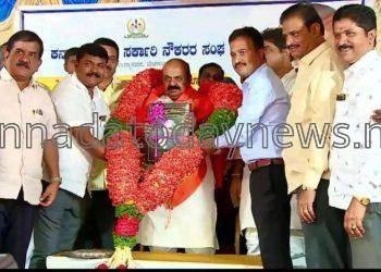 ಸಮಸ್ತ ಸರ್ಕಾರಿ ನೌಕರರ ಪರವಾಗಿ ಮುಖ್ಯಂತ್ರಿಯವರಿಗೆ ಗೌರವ ಸನ್ಮಾನ:ಷಡಾಕ್ಷರಿ ಅವರಿಗೆ ನೌಕರರ ಬಂಧುಗಳು ಸಾಥ್.