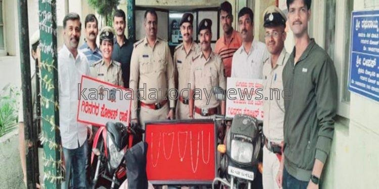 ಪೊಲೀಸರಿಗೆ ಚಾಲೆಂಜ್ ಹಾಕಿ ಠಾಣೆ ಪಕ್ಕದಲ್ಲೇ ಸರಗಳ್ಳತನ- ಇಬ್ಬರು ಅರೆಸ್ಟ್