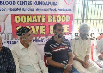 ಯಂಗ್ ಸ್ಟಾರ್ ವೆಲ್ಫೇರ್ ಆರ್ಗನೈಸೇಷನ್ ಮತ್ತು ರೆಡ್ ಕ್ರಾಸ್ ಸೊಸೈಟಿ ಸಂಯುಕ್ತ ಆಶ್ರಯದಲ್ಲಿ ಭಟ್ಕಳದ ಮದೀನ ಕಾಲೋನಿಯಲ್ಲಿ ಬ್ರಹತ್ ರಕ್ತದಾನ ಶಿಬಿರ