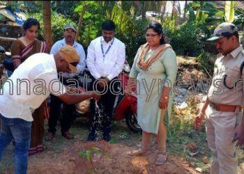 ಭಟ್ಕಳ ತಾಲೂಕಿನ ಬೇಂಗ್ರೆ ಸರಕಾರಿ ಹಿರಿಯ ಪ್ರಾಥಮಿಕ ಶಾಲೆಯಲ್ಲಿ ಯಶಸ್ವಿಯಾಗಿ ಜಿಲ್ಲಾಧಿಕಾರಿಗಳ ನಡೆ ಹಳ್ಳಿಯ ಕಡೆ ಕಾರ್ಯಕ್ರಮ