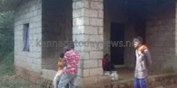 ವಿಷಕಾರಿ ಅಣಬೆ ತಿಂದು ಮಾಡಿ ತಂದೆ – ಮಗ ಸಾವು