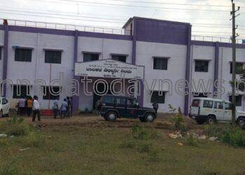 ಸಮಾಜ ಕಲ್ಯಾಣ ಇಲಾಖೆಗೆ ಸೇರಿದ ಹಾಸ್ಟೇಲ್ ನಲ್ಲಿ ವಿದ್ಯಾರ್ಥಿ ನೇಣುಬಿಗಿದುಕೊಂಡು ಆತ್ಮಹತ್ಯೆಗೆ ಶರಣು