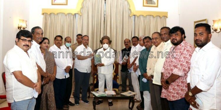 ಆರ್ಥಿಕವಾಗಿ ದುರ್ಬಲಗೊಂಡ ವರ್ಗಕ್ಕೆ ಮೀಸಲಾತಿಗೆ ರಾಜ್ಯಪಾಲರಿಗೆ ಮನವಿ