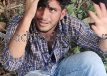 ಮಂಗಳೂರಿನಲ್ಲಿ ಹಿಂದೂ ಹುಡುಗಿಯೊಂದಿಗೆ ಬಸ್ಸಿನಲ್ಲಿ ತಿರುಗುತ್ತಿದ್ದ ಮುಸ್ಲಿಂ ಯುವಕನಿಗೆ ಹಿಂದೂ ಸಂಘಟನೆ ಕಾರ್ಯಕರ್ತರಿಂದ ಬಿತ್ತು ಗೂಸಾ