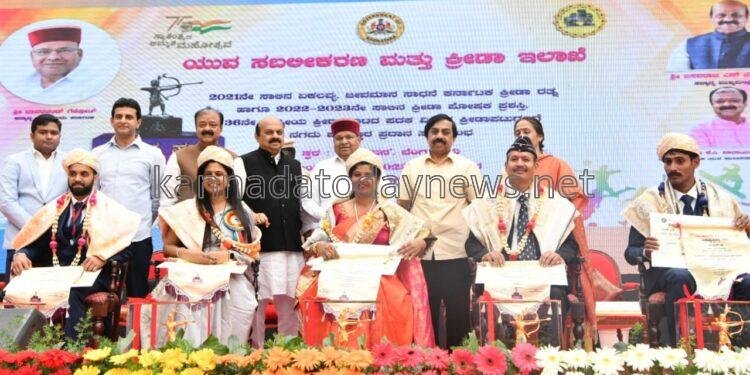 ಒಲಂಪಿಕ್ಸ್ ಹಾಗೂ ಪ್ಯಾರಾಒಲಂಪಿಕ್ಸ್ ಪದಕವಿಜೇತರಿಗೆ ಗ್ರೂಪ್ ಎ ಉದ್ಯೋಗ –ಮುಖ್ಯಮಂತ್ರಿ ಬಸವರಾಜ ಬೊಮ್ಮಾಯಿ*