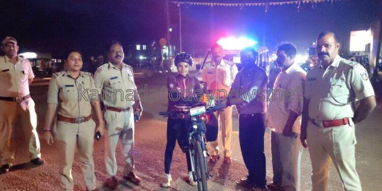 ಭಾರತದ ಮಹಿಳೆಯರು ಸುರಕ್ಷಿತವಾಗಿದ್ದಾರೆ ಎನ್ನುವ ಸಂದೇಶವನ್ನು ವಿಶ್ವಕ್ಕೆ ಸಾರಬೇಕು ಎನ್ನುವ ಗುರಿಯೊಂದಿಗೆ ಮಧ್ಯಪ್ರದೇಶದ ಆಶಾ ಮಾಲ್ವಿ ಎಂಬ ಯುವತಿ ಒಬ್ಬಂಟಿಯಾಗಿ ಸೈಕಲ್ ನಲ್ಲಿ ದೇಶ ಯಾತ್ರೆ