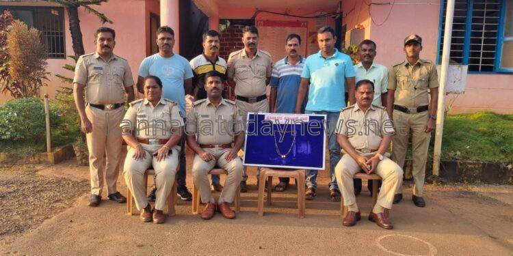 ಮಾಂಗಲ್ಯ ಕದ್ದ ಕಳ್ಳನನ್ನು 24 ಗಂಟೆಯೊಳಗೆ ಅರೆಸ್ಟ್ ಮಾಡಿದ ಹೊನ್ನಾವರ ಪೋಲಿಸ್ ತಂಡ