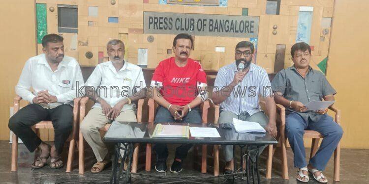 ಕುಂಬಾರ ಸಂಘದ ಅಕ್ರಮಗಳ ವಿರುದ್ಧ ಹೋರಾಡುತ್ತಿರುವರ ಮೇಲೆ ಆಡಳಿತ ಮಂಡಳಿಯ ಭ್ರಷ್ಟ ಪಟ್ಟ ಭದ್ರರರಿಂದ ಹಲ್ಲೆ: ತಪ್ಪಿತಸ್ಥರನ್ನು ಬಂಧಿಸದಿದ್ದರೆ ಕಲಾಸಿ ಪಾಳ್ಯ ಪೊಲೀಸ್ ಠಾಣೆ ಎದುರು ಬೃಹತ್ ಪ್ರತಿಭಟನೆಯ ಎಚ್ಚರಿಕೆ