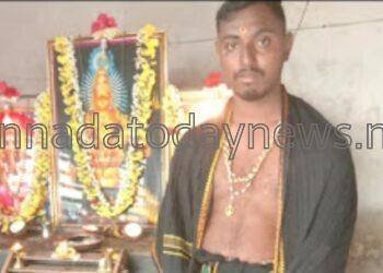 ಕೆರೆಯ ನೀರಿನ ಹೊಂಡದಲ್ಲಿ ಆಕಸ್ಮಿಕವಾಗಿ ಕಾಲು ಜಾರಿ ಬಿದ್ದು ಅಯ್ಯಪ್ಪ ಮಾಲಾಧಾರಿಯೋರ್ವರು ಸಾವು