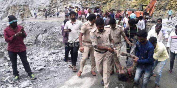 ಕಲ್ಲು ಕ್ವಾರಿಯಲ್ಲಿನ ಬಂಡೆ ಕುಸಿದು ಮೂವರು ಕಾರ್ಮಿಕರು ಸಾವು