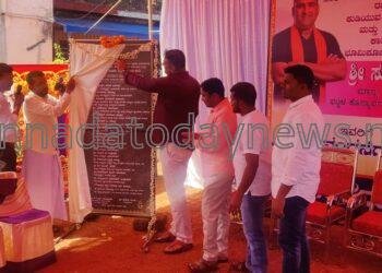 ಶಾಸಕ ಸುನೀಲ್ ನಾಯ್ಕರಿಂದ ಭಟ್ಕಳ ಪುರಸಭಾ ವ್ಯಾಪ್ತಿಯಲ್ಲಿ ನಗರೋತ್ಥಾನ ಯೋಜನೆ ಅಡಿ .6.14 ಕೋಟಿ ರೂಪಾಯಿ ಕಾಮಗಾರಿ ಉದ್ಘಾಟನೆ- ಪುರಸಭೆ ಅಧ್ಯಕ್ಷ ಪರ್ವೇಜ್ ಕಾಶೀಂಜಿ ಅವರ ಕಾರ್ಯವೈಖರಿ ಹಾಡಿ ಹೊಗಳಿದ ಶಾಸಕ ಸುನೀಲ್ ನಾಯ್ಕ