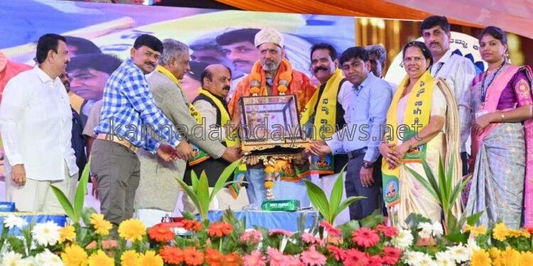 ಕಾಗೇರಿ ಅವರ ಮಾರ್ಗದರ್ಶನದಲ್ಲಿ ರಾಜ್ಯ ಅಭಿವೃದ್ಧಿ ಕಾಣಲು ಸಾಧ್ಯ‌- ಸಿ.ಎಂ ಬಸವರಾಜ ಬೊಮ್ಮಾಯಿ