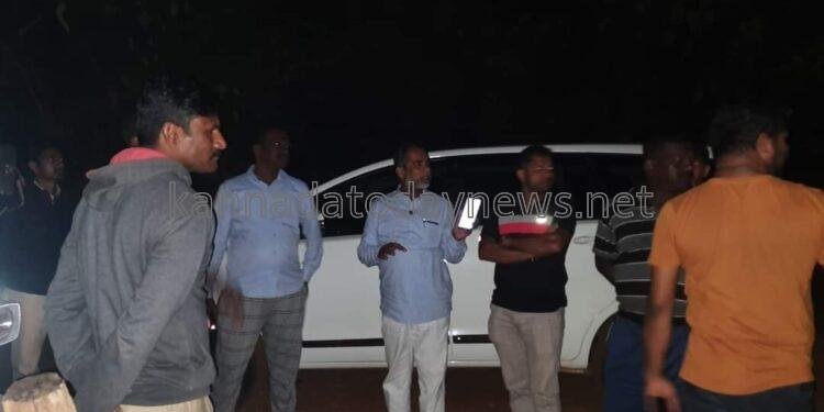 ಭಟ್ಕಳದ ಕಡವಿನಕಟ್ಟೆಯಲ್ಲಿ  ಚಿರತೆ ಪ್ರತ್ಯಕ್ಷ ಸ್ಥಳಕ್ಕೆ ಕರ್ನಾಟಕ ರಾಜ್ಯ ಪಶ್ಚಿಮ ಘಟ್ಟಗಳ ಸoರಕ್ಷಣ ಕಾರ್ಯಪಡೆ ಸಮಿತಿ ಅಧ್ಯಕ್ಷ ಗೋವಿಂದ ನಾಯ್ಕ ಭೇಟಿ