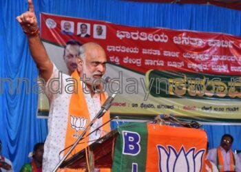 ಚುನಾವಣೆ ವೇಳೆ ಪ್ರಚಾರದ ಜೊತೆ ಅಪಪ್ರಚಾರ ಸಾಮಾನ್ಯ. ಇದಕ್ಕೆ ಕಾರ್ಯಕರ್ತರು ತಲೆಕೆಡಿಸಿಕೊಳ್ಳಬೇಕಾಗಿಲ್ಲ -ಕಾರ್ಮಿಕ ಸಚಿವ ಶಿವರಾಮ್ ಹೆಬ್ಬಾರ್