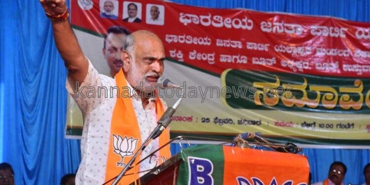 ಚುನಾವಣೆ ವೇಳೆ ಪ್ರಚಾರದ ಜೊತೆ ಅಪಪ್ರಚಾರ ಸಾಮಾನ್ಯ. ಇದಕ್ಕೆ ಕಾರ್ಯಕರ್ತರು ತಲೆಕೆಡಿಸಿಕೊಳ್ಳಬೇಕಾಗಿಲ್ಲ -ಕಾರ್ಮಿಕ ಸಚಿವ ಶಿವರಾಮ್ ಹೆಬ್ಬಾರ್