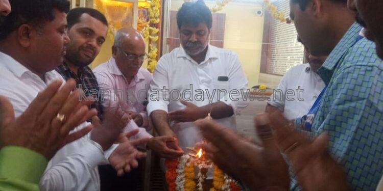 ಮುರುಡೇಶ್ವರದಲ್ಲಿ ಎಂ.ಜಿ.ಎಂ ಸೌಹಾರ್ದ ಪತ್ತಿನ ಸಹಕಾರಿ ಸಂಘದ ಐದನೇ ಶಾಖೆಯನ್ನು ಉದ್ಘಾಟಿಸಿದ ಮಾಜಿ ಶಾಸಕ ಮಂಕಾಳ ಎಸ್ ವೈದ್ಯ