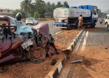 ಉತ್ತರ ಕನ್ನಡ ಜಿಲ್ಲಾ ಜೆಡಿಎಸ್ ಅಧ್ಯಕ್ಷ ಗಣಪಯ್ಯ ಗೌಡ ಅವರ ಕಾರು ಮತ್ತು ಲಾರಿಯ ನಡುವೆ ಭೀಕರ‌ ಅಪಘಾತ