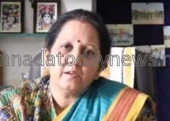 ಮಾರ್ಕ್ಸ್ ಕಾರ್ಡ್ ಕೊಡಲು  ವಿಳಂಬ ಮಾಡಿದ್ರು ಎಂಬ ಕಾರಣಕ್ಕೆ ವಿದ್ಯಾರ್ಥಿಯೊಬ್ಬನಿಂದ ಪೆಟ್ರೊಲ್ ಸುರಿದು ಬೆಂಕಿ ಹಚ್ಚಿ ಮಹಿಳಾ ಪ್ರಾಂಶುಪಾಲರ ಕೊಲೆ