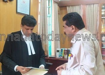 ಸುಫ್ರೀಂ ಕೋರ್ಟನಲ್ಲಿ ಅರಣ್ಯ ಅತಿಕ್ರಮಣದಾರ ವಿಚಾರಣೆ ; ಅಡ್ವೊಕೇಟ್ ಜನರಲ್ ಜೊತೆ ಹೋರಾಟಗಾರ ರವೀಂದ್ರ ನಾಯ್ಕ ಚರ್ಚೆ.