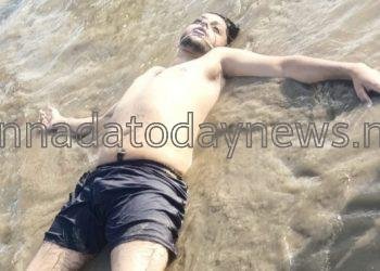 ಮುರುಡೇಶ್ವರ ಸಮುದ್ರ ತೀರದಲ್ಲಿ ಈಜಲು ತೆರಳಿದ ಬೆಂಗಳೂರು ಮೂಲದ ವಿದ್ಯಾರ್ಥಿ ಸಮುದ್ರದ ಅಲೆಗೆ ಸಿಲುಕಿ ನೀರು ಪಾಲಾಗಿ ಶವವಾಗಿ ಪತ್ತೆ