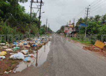 ತ್ಯಾಜ್ಯ ವಿಲೇವಾರಿ ಘಟಕವಾಗಿ ಮಾರ್ಪಟ್ಟ   ಭಟ್ಕಳ ಜಾಮಿಯಾಬಾದ್  ರಸ್ತೆ
