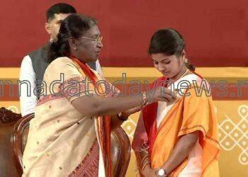 ರಾಷ್ಟ್ರಪತಿ ದ್ರೌಪತಿ ಮೂರ್ಮು ಅವರಿಂದ ಬಂಗಾರದ ಪದಕ ಪಡೆದ ಸಿದ್ದಾಪುರದ ವಿದ್ಯಾ ಅಣ್ಣಪ್ಪ ನಾಯ್ಕ