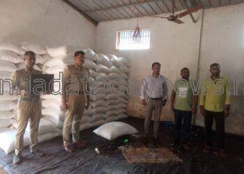 ಭಟ್ಕಳ ಗ್ರಾಮೀಣ ಪೊಲೀಸ ಠಾಣೆಯ ಪೊಲೀಸ ಇನ್ಸ್ಪೆಕ್ಟರ್ ಗೋಪಿಚಂದನ ನೇತೃತ್ವದಲ್ಲಿ ಆರೋಪಿಗಳ ಸಹಿತ ಸರ್ಕಾರದ ಅನ್ನಭಾಗ್ಯ ಯೋಜನೆಯ 6000 ಕೆ.ಜಿ ಅಕ್ರಮ ಅಕ್ಕಿ ವಶ