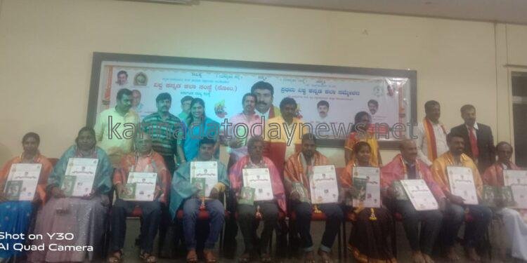 ಉಮೇಶ ಮುಂಡಳ್ಳಿ ಯವರಿಗೆ ಬೆಂಗಳೂರು ಕೃಷಿ ವಿವಿಯಲ್ಲಿ ನಟ ಲೋಕೇಶ್ ನೆನಪಿನ ಪ್ರಶಸ್ತಿ ಪ್ರಧಾನ