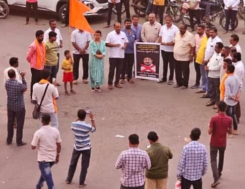 ಸನಾತನ ಧರ್ಮ ನಾಶವಾಗಬೇಕೆಂದು ಹಿಂದೂ ಧರ್ಮ ವಿರೋದ ಹೇಳಿಕೆ ನೀಡಿದ ತಮಿಳನಾಡಿನ ಸಿಎಂ ಸ್ಟಾಲಿನ್ ಪುತ್ರ ಉದಯನಿಧಿ ಸ್ಟಾಲಿನ್ ವಿರುದ್ಧ ಮಹಾಲಿಂಗಪುರ ಹಿಂದೂಪರ ಸಂಘಟನೆಗಳ ಒಕ್ಕೂಟದಿಂದ ಪ್ರತಿಭಟನೆ