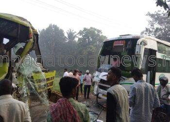 ಶಿರಸಿಯಲ್ಲಿ ಎರಡು ಬಸ್ಸುಗಳ ನಡುವೆ ಭೀಕರ ಅಪಘಾತ – 10 ಜನ ಪ್ರಯಾಣಿಕರಿಗೆ ಗಂಬಿರ ಗಾಯ!