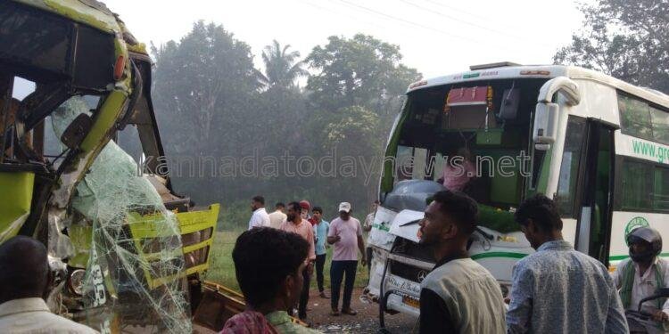 ಶಿರಸಿಯಲ್ಲಿ ಎರಡು ಬಸ್ಸುಗಳ ನಡುವೆ ಭೀಕರ ಅಪಘಾತ – 10 ಜನ ಪ್ರಯಾಣಿಕರಿಗೆ ಗಂಬಿರ ಗಾಯ!