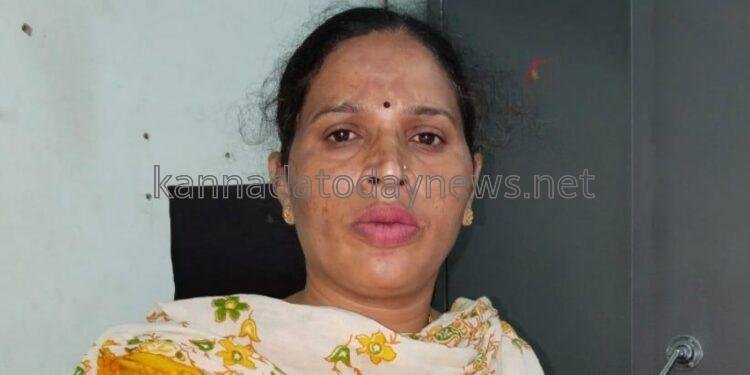 ಲಂಚ ಪಡೆಯುತ್ತಿರುವಾಗ ಲೋಕಾಯುಕ್ತ ಬಲೆಗೆ ಬಿದ್ದ ಶಿರಸಿಯ ಉಪ ನೋಂದಣಾಧಿಕಾರಿ ರಾಧಮ್ಮ ಎಂ.ವಿ