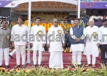 ಇಂದಿನಿಂದ ರಾಜ್ಯದ ಎಲ್ಲಾ ಸರ್ಕಾರಿ ಶಾಲೆಗಳಿಗೆ ಉಚಿತ ನೀರು ಮತ್ತು ವಿದ್ಯುತ್ ನೀಡಲು ತೀರ್ಮಾನಿಸಲಾಗಿದೆ- ಮುಖ್ಯಮಂತ್ರಿ ಸಿದ್ದರಾಮಯ್ಯ