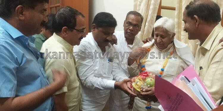 ಕರ್ನಾಟಕ ನ್ಯಾಯವಾದಿಗಳ ಮೇಲಿನ ಹಿಂಸಾಚಾರ ನಿಷೇದ ವಿಧೆಯಕ; ಕಾನೂನು ಸಚಿವರಿಗೆ ಅಭಿನಂದನೆ- ರವೀಂದ್ರ ನಾಯ್ಕ