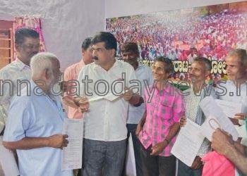 ಲೋಕಸಭಾ ಚುನಾವಣೆ- ೨೦೨೪ ; ಅರಣ್ಯವಾಸಿಗಳಿಂದ ತೀವೃ ಒತ್ತಡ, ಲೋಕಸಭೆ ಚುನಾವಣೆಗೆ ಪ್ರಬಲ ಆಕಾಂಕ್ಷಿ- ರವೀಂದ್ರ ನಾಯ್ಕ.