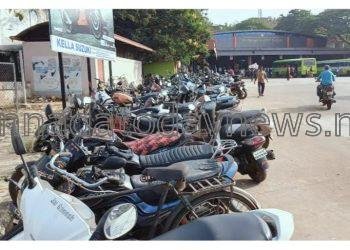 ಅಂಕೋಲ ಬಸ್ ನಿಲ್ದಾಣದಲ್ಲಿಟ್ಟ ಬುಲೆಟ್ ಬೈಕ್ ಕಳ್ಳತನ… ಡ್ಯೂಟಿಗೆ ಹೋಗಿ ಬರುವಷ್ಟರಲ್ಲಿ ಬುಲೆಟ್ ಬೈಕ್ ಹೊತ್ತೊಯ್ದ ಕಳ್ಳರು ಯಾರು?. ಸಿಸಿಟಿವಿಯನ್ನು ಅಳವಡಿಸಲು ನಿರ್ಲಕ್ಷ ವಹಿಸಿದ ಸಾರಿಗೆ ಸಂಸ್ಥೆ… ಈ ಬಗ್ಗೆ ಗಮನಹರಿಸುವರೆ ಮಾನ್ಯ ಶಾಸಕರು.
