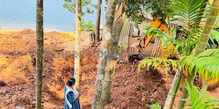 ಹೊನ್ನಾವರದಲ್ಲಿ ಅಕ್ರಮ ಮರಳುಗಾರಿಕೆ ನಡೆಯುವ ಪ್ರದೇಶಕ್ಕೆ ದಿಢೀರ್ ಭೇಟಿ ನೀಡಿದ ಭೂ ಮತ್ತು ಗಣಿ ಇಲಾಖೆಯ ಅಧಿಕಾರಿ ಆಶಾ