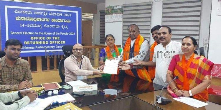 ರಾಜ್ಯದಲ್ಲಿ ಈ ಅಪ್ಪ-ಮಕ್ಕಳ ಸಂಪೂರ್ಣ ಹಿಡಿತದಲ್ಲಿರುವ ಬಿಜೆಪಿ ಪಕ್ಷವನ್ನು ರಕ್ಷಿಸಲು ನಾನು ನಾಮಪತ್ರ ಸಲ್ಲಿಸಿದೆನೆ – ಮಾಜಿ ಉಪಮುಖ್ಯಮಂತ್ರಿ ಕೆ.ಎಸ್.ಈಶ್ವರಪ್ಪ