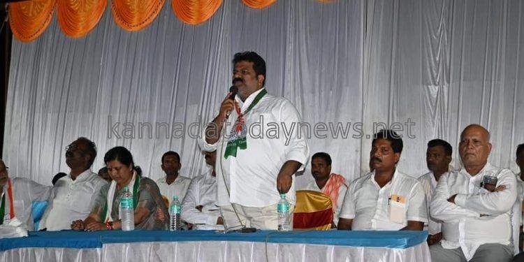 ಪ್ರಧಾನಿ ಮೋದಿಯರು ಮತ್ತು ಬಿಜೆಪಿಗರು ಮಾತು ಕೊಟ್ಟಂತೆ ೧೫ ಲಕ್ಷ ಕೊಟ್ಟು ಮತ ಕೇಳಲು ಬರಲಿ- ಉತ್ತರ ಕನ್ನಡ ಜಿಲ್ಲಾ ಉಸ್ತುವಾರಿ ಸಚಿವ ಮಾಂಕಳ ಎಸ್ ವೈದ್ಯ
