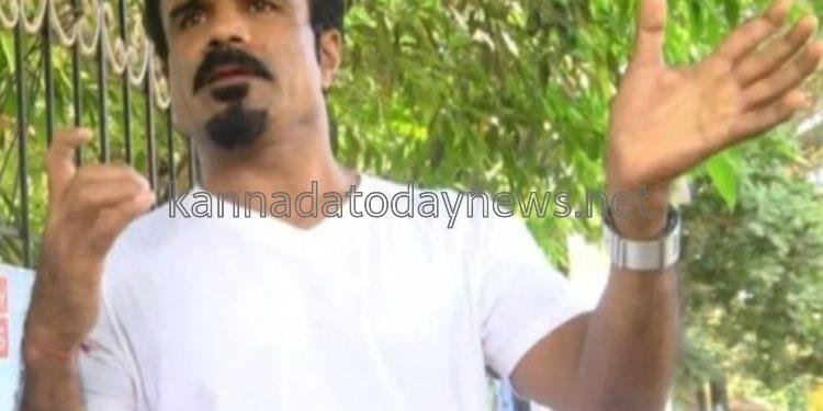 ಮೋದಿ ಮತ್ತೊಮ್ಮೆ ಪ್ರಧಾನಿ ಅಗಲೆಂದು ತನ್ನ ಕೈ ಬೆರಳು ಕತ್ತರಿಸಿ ಕಾಳಿ ಮಾತೆಗೆ ರಕ್ತವನ್ನು ಅರ್ಪಿಸಿದ ಮೋದಿ ಭಕ್ತ