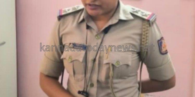 50 ಸಾವಿರ ರೂ. ಹಣ ಲಂಚ ಪಡೆಯುವಾಗ ರೆಡ್ ಹ್ಯಾಂಡ ಆಗಿ ಲೋಕಾಯುಕ್ತ ಬಲೆಗೆ ಬಿದ್ದ ಲಂಚಬಾಕ ಪಿ.ಎಸ್.ಐ ರಾಧಾ