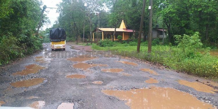 ಸಿರಸಿ – ಕುಮಟಾ ರಸ್ತೆ ಕಾಮಗಾರಿ – ನಿರ್ಲಕ್ಷಕ್ಕೆ ಆಕ್ಷೇಪಣೆ; ಸಾರ್ವಜನಿಕ ಓಡಾಟಕ್ಕೆ ಸಮಸ್ಯೆ- ರವೀಂದ್ರ ನಾಯ್ಕ