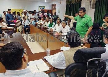 ಯಶಸ್ವಿಯ ಅರಣ್ಯವಾಸಿಗಳ ಸಮಸ್ಯೆಗಳ “ಅದಾಲತ್”; ಪ್ರಶ್ನೆಗಳ ಸುರಿಮಳೆ ಅರಣ್ಯವಾಸಿಗಳಿಗೆ ಅರಣ್ಯ ಇಲಾಖೆಯಿಂದ ಅನ್ಯಾಯವಾಗದು.