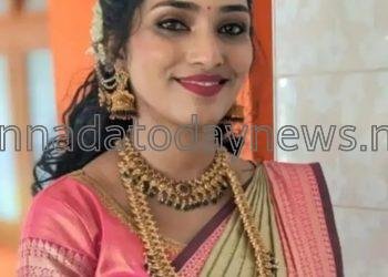 ಬೈಕಿಗೆ ಅಡ್ಡ ಬಂದ ನಾಯಿ : ಅಪಘಾತದಲ್ಲಿ ನವ ವಿವಾಹಿತೆ ಬಲಿ…!!