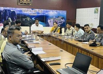 ಅಂಕೋಲಾ ತಾಲೂಕಿನ ಶಿರೂರು ಬಳಿ ಗುಡ್ಡ ಕುಸಿದು ಜೀವ ಹಾನಿ ಆಗಿರುವ ಕುರಿತಂತೆ ಐಆರ್‌ಬಿ ಮತ್ತು ರಾಷ್ಟ್ರೀಯ ಹೆದ್ದಾರಿ ಅಧಿಕಾರಿಗಳ ವಿರುದ್ಧ ಕೂಡಲೇ ಪ್ರಕರಣ ದಾಖಲಿಸುವಂತೆ ಸಚಿವ ಮಂಕಾಳ ವೈದ್ಯ ಅಧಿಕಾರಿಗಳಿಗೆ ಸೂಚನೆ