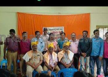 ನಿವೃತ್ತ ಹಾಗೂ ಮುಂಬಡ್ತಿ ಪಡೆದು ವರ್ಗಾವಣೆಗೊಂಡ ವಾಯುವ್ಯ ಕರ್ನಾಟಕ ರಸ್ತೆ ಸಾರಿಗೆ ಸಂಸ್ಥೆಯ ಅಂಕೋಲಾ ಘಟಕದಲ್ಲಿ ಸೇವೆ ಸಲ್ಲಿಸಿದ ನೌಕರರಿಗೆ ಬೀಳ್ಕೊಡುಗೆ ಸಮಾರಂಭ.*