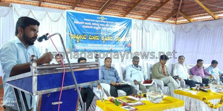 ಶಿವಮೊಗ್ಗದಲ್ಲಿ ನಡೆದ ರಾಷ್ಟ್ರೀಯ ಮೀನು ಕೃಷಿಕರ ದಿನಾಚರಣೆಯಲ್ಲಿ ಉಡುಪಿ ಕಿನಾರಾ ಮೀನುಗಾರ ಉತ್ಪಾದಕರ ಕಂಪನಿಯ ಮೀನಿನ ಮೌಲ್ಯವರ್ಧಿತ ಉತ್ಪನ್ನಗಳ ಪ್ರದರ್ಶನ ಮತ್ತು ಮಾರಾಟ.